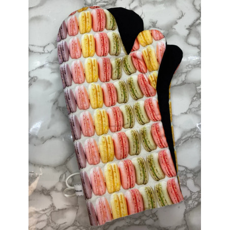 1 Pair, OVEN MITTS. FOOD. MACAROONS
*Handmade oven gloves add a touch of awesome to your kitchen! 
*Hand made in Stratford ON